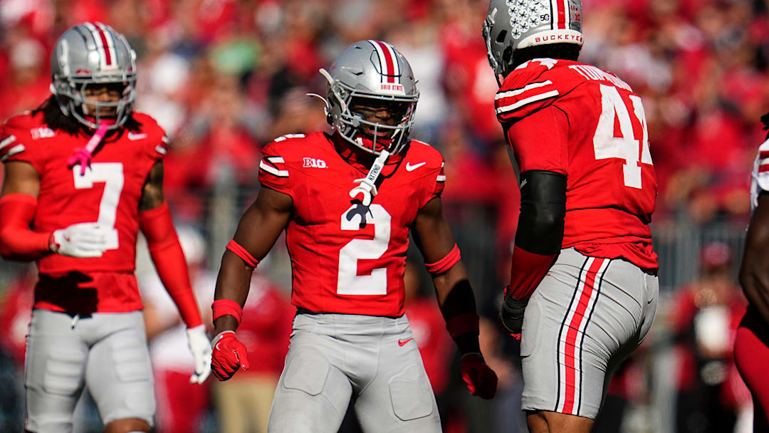 绿联星辰GS2200户外电源